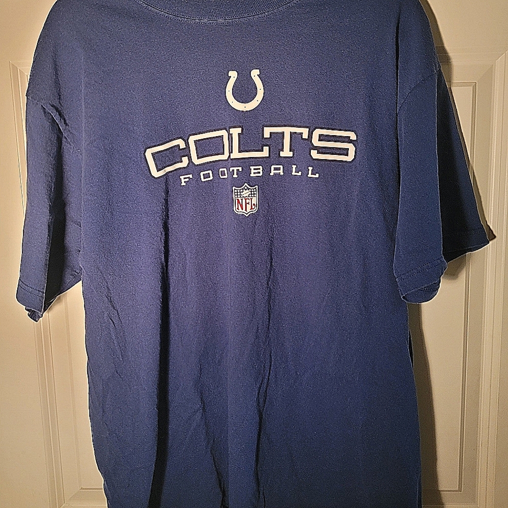 Blue short sleeve COLTS shirt.